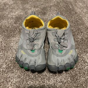 Men’s Vibram Fivefinger Shoes size 43
